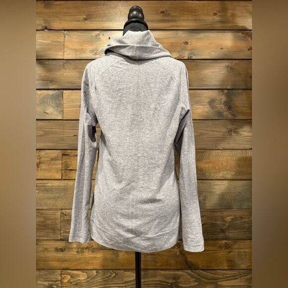 Lululemon Pullover - Picture 5 of 11